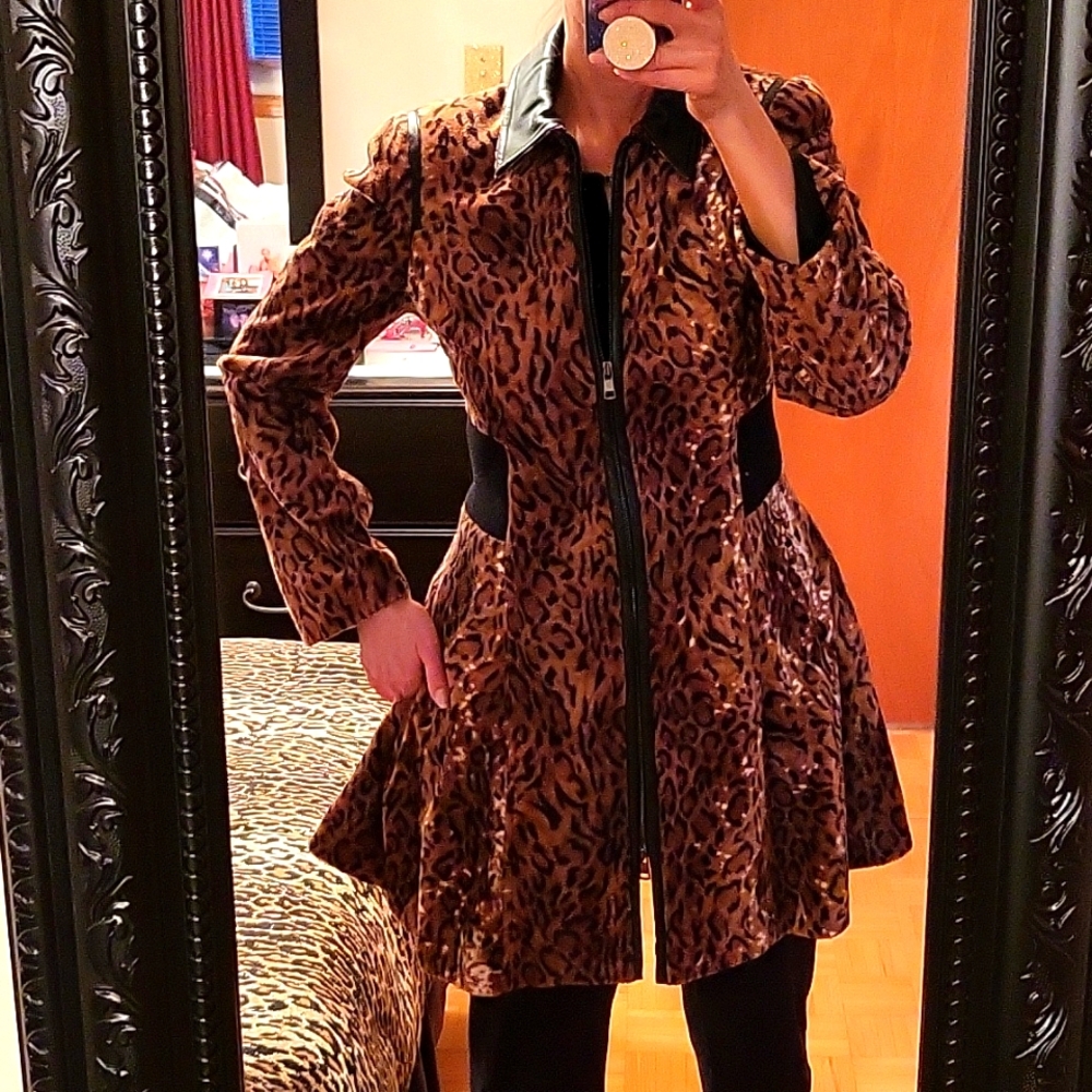 NWOT Faux-Fur Leopard Print Swing Coat, Faux-Leather Collar, Pockets! Peplum, S